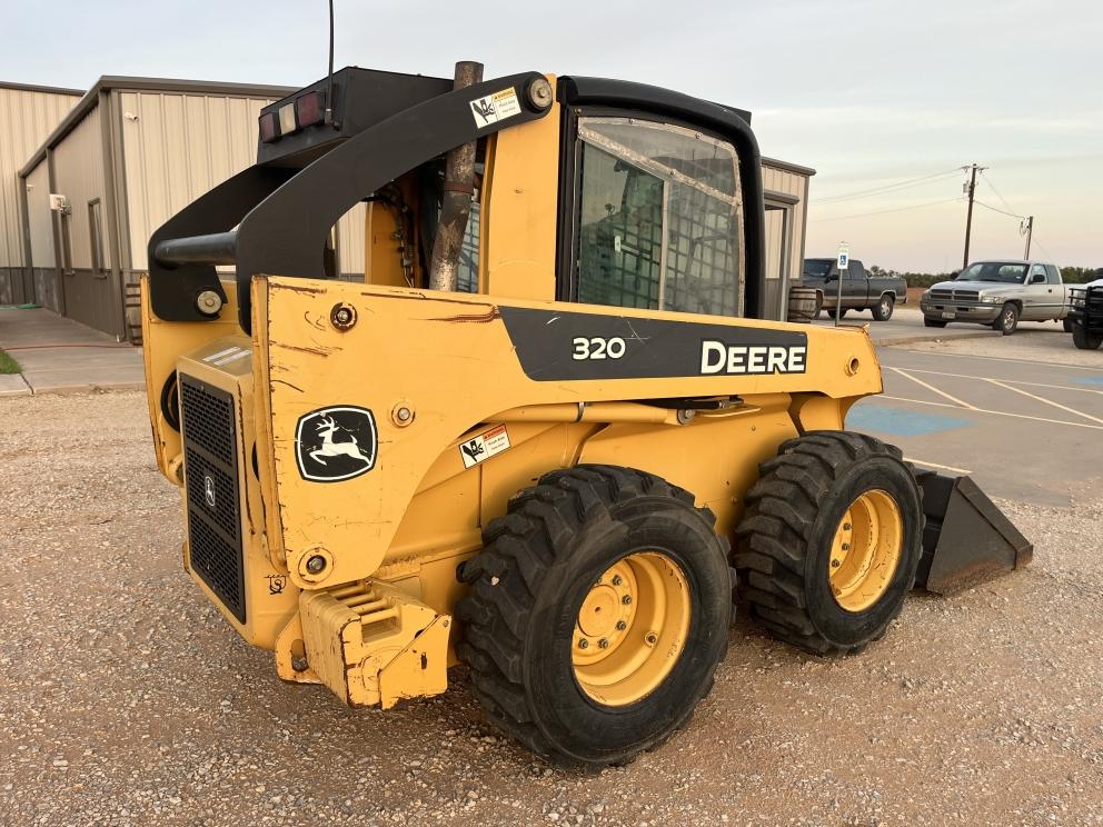 Image for 2006 John Deere 320