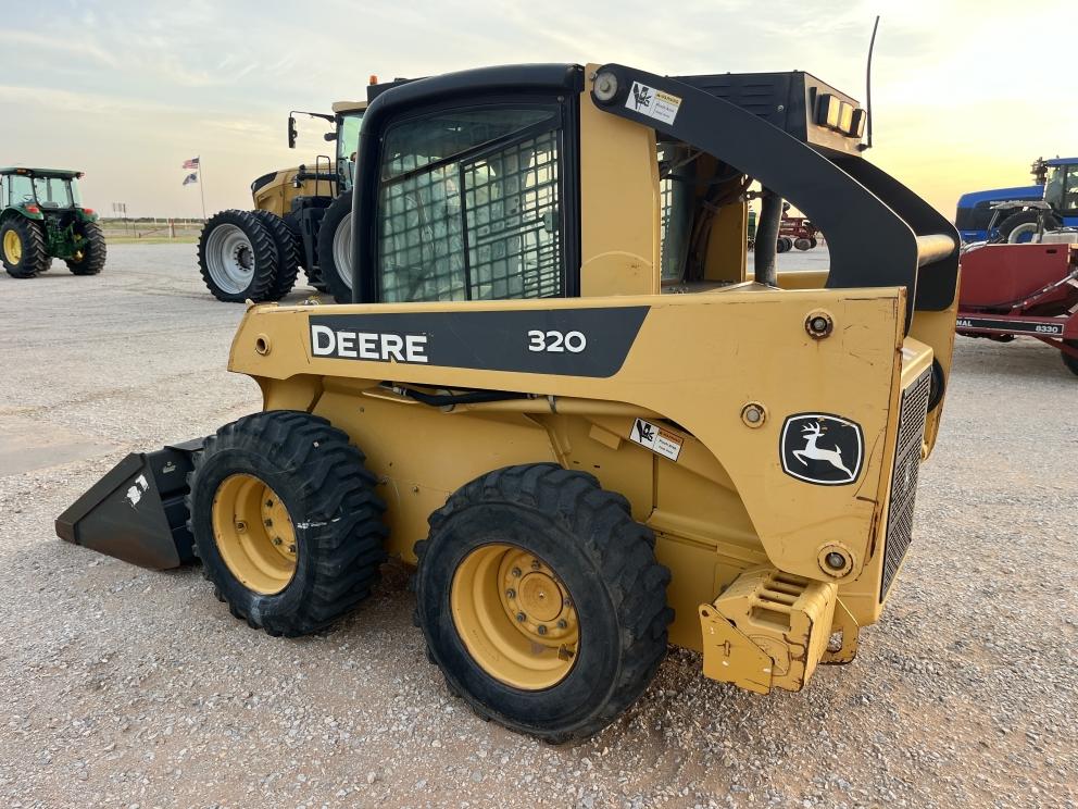 Image for 2006 John Deere 320