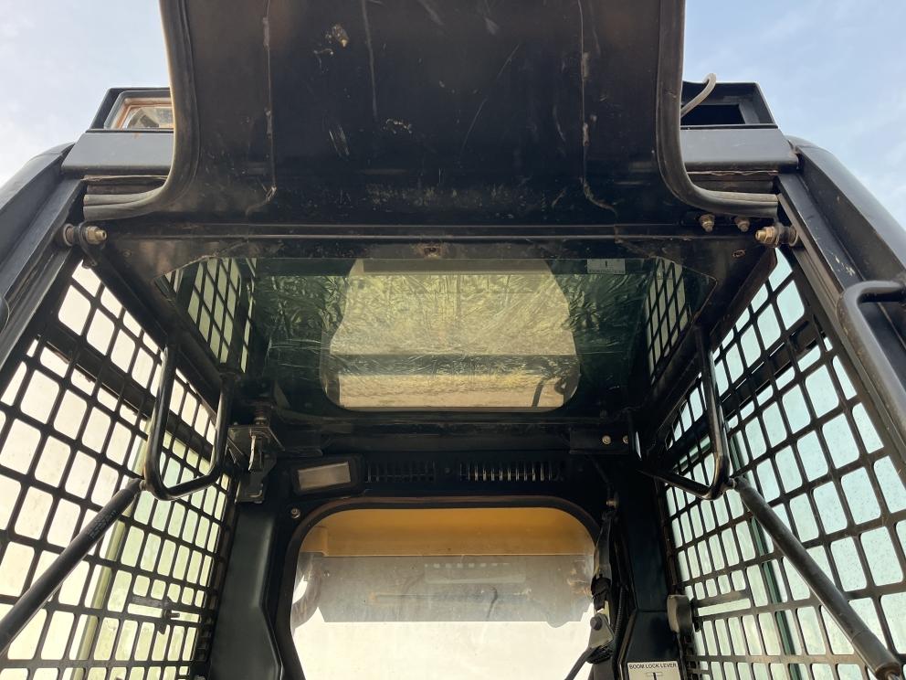 Image for 2006 John Deere 320