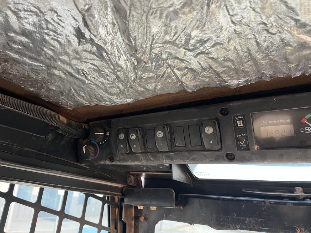 Image for 2006 John Deere 320