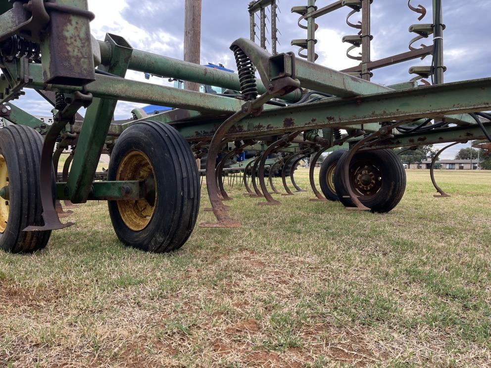 Image for John Deere 1010