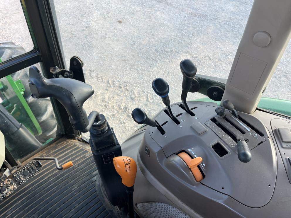 Image for 2018 John Deere 5100E