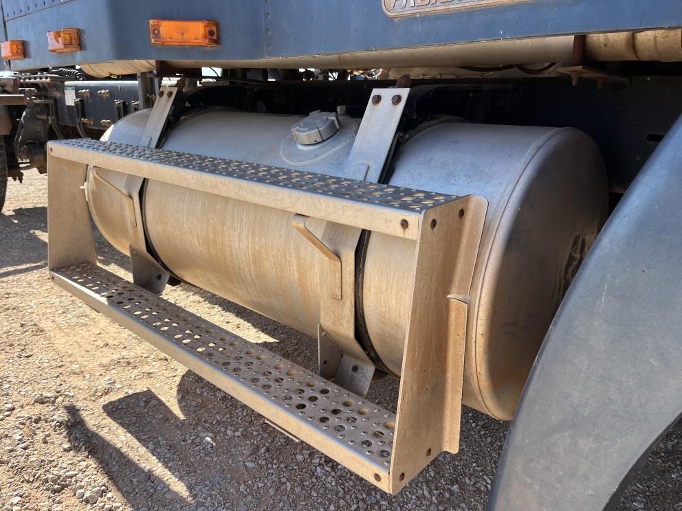 Image for 1996 Freightliner FLD112