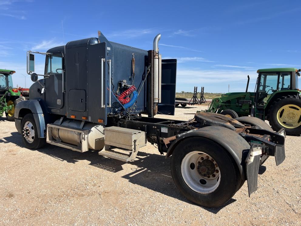 Image for 1996 Freightliner FLD112