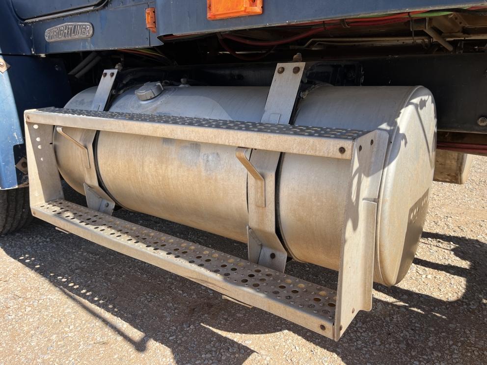 Image for 1996 Freightliner FLD112