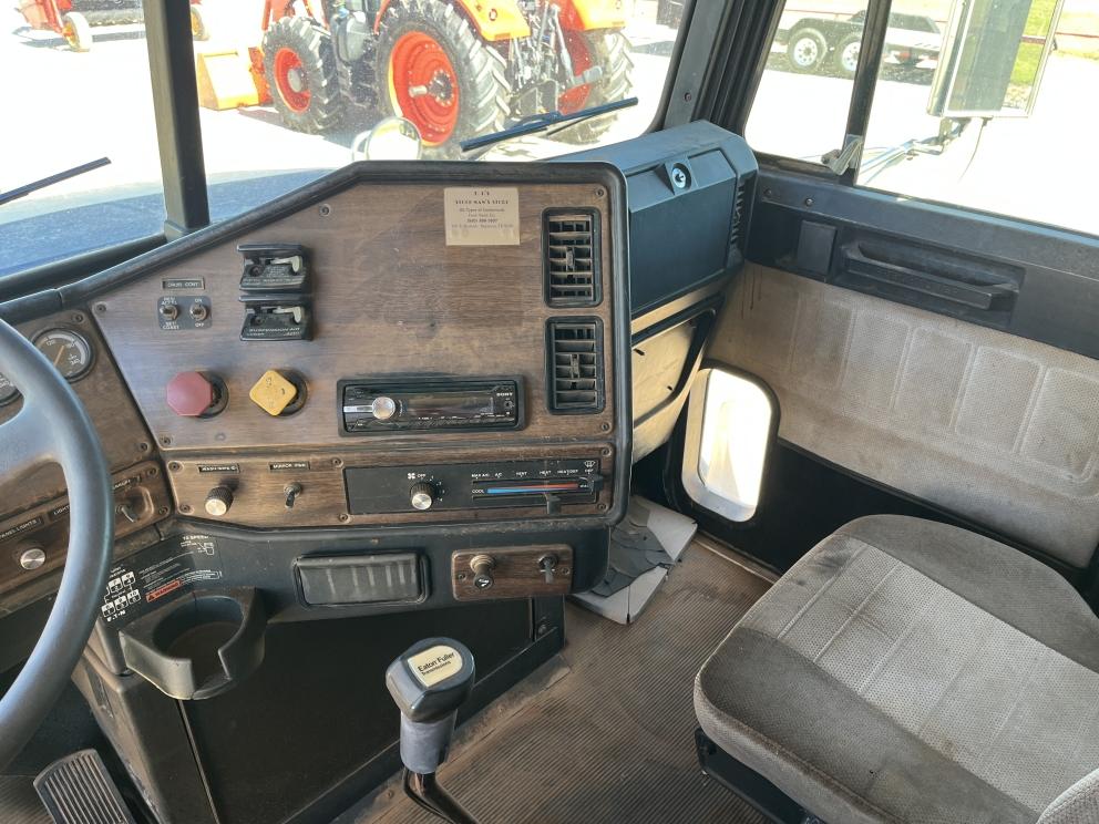 Image for 1996 Freightliner FLD112