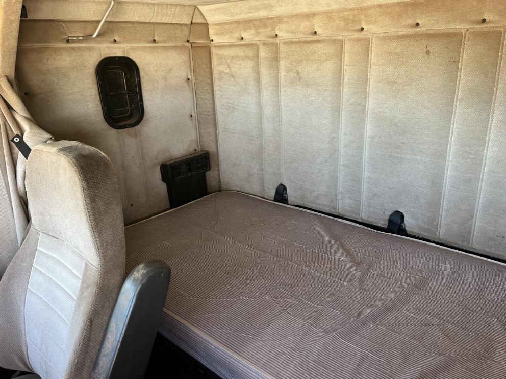 Image for 1996 Freightliner FLD112