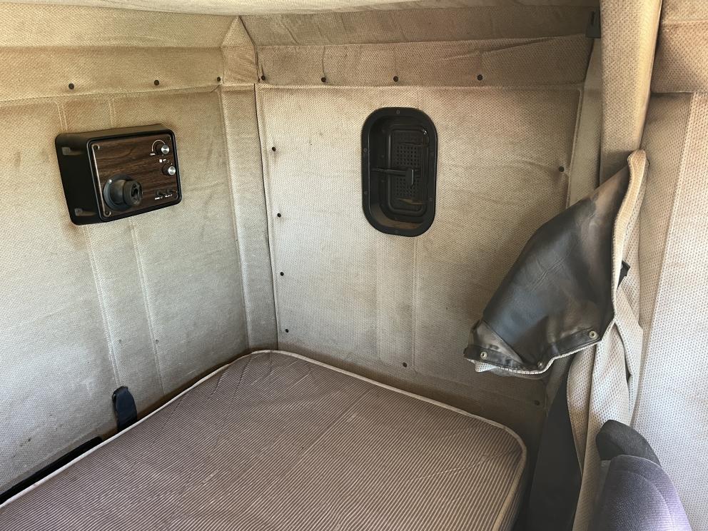 Image for 1996 Freightliner FLD112