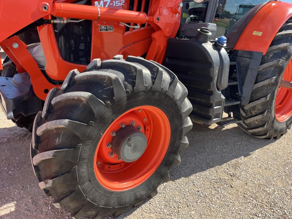 Image for 2019 Kubota M7-152 Deluxe
