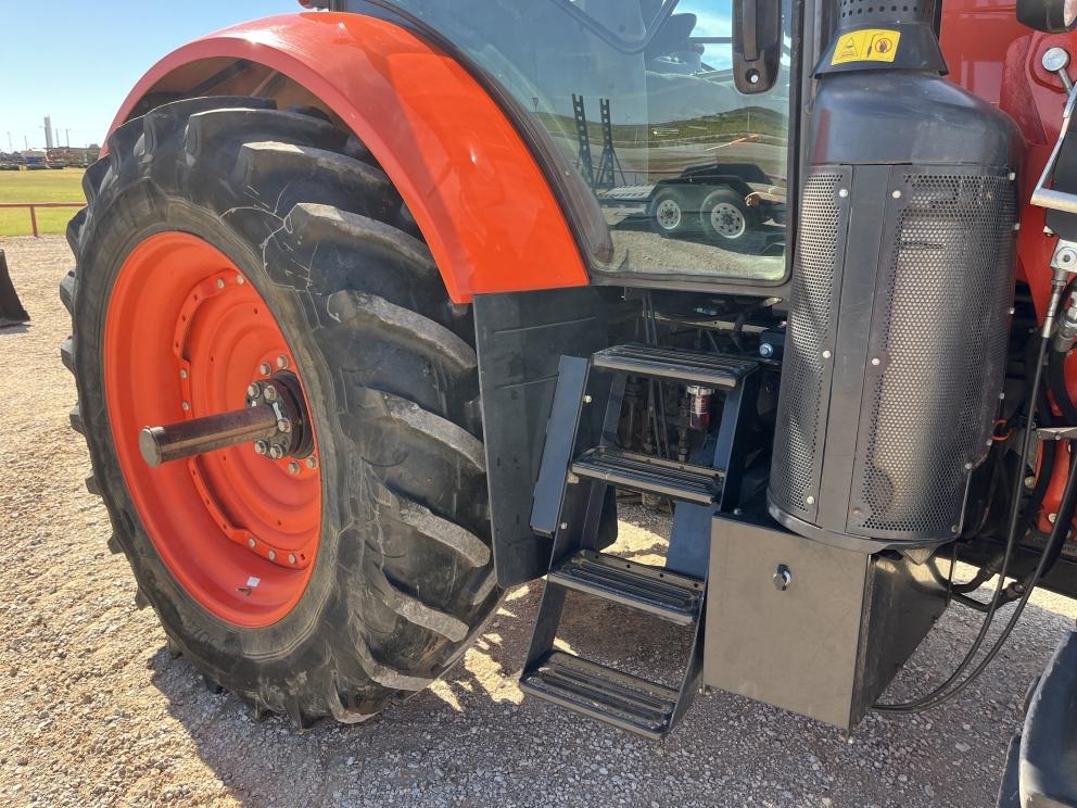 Image for 2019 Kubota M7-152 Deluxe