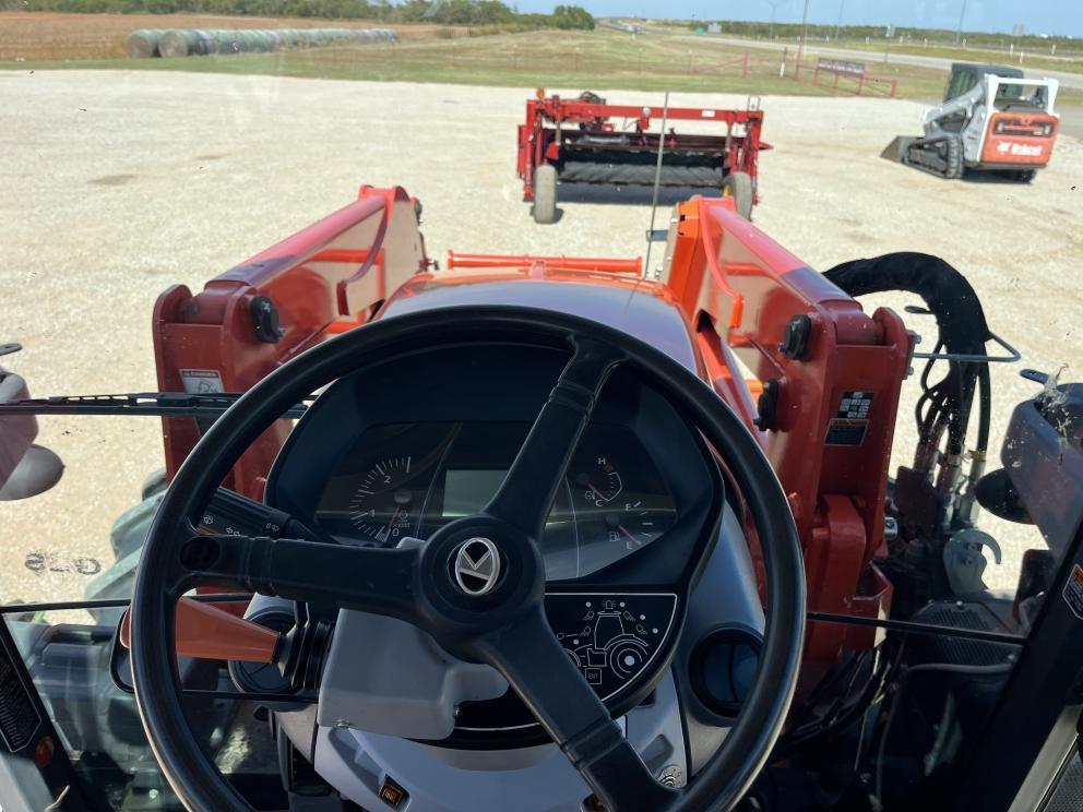 Image for 2019 Kubota M7-152 Deluxe