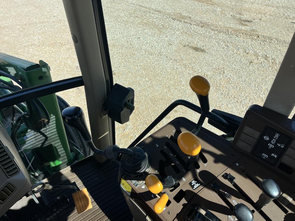 Image for 1999 John Deere 6310