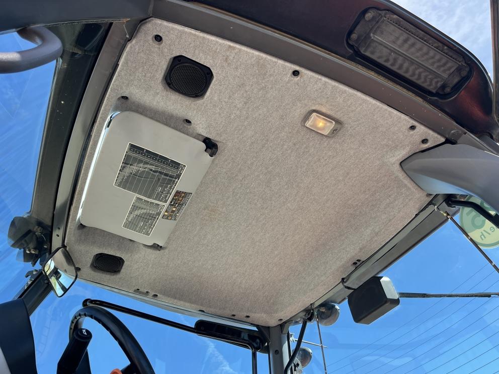 Image for 2019 Kubota M7-152 Deluxe