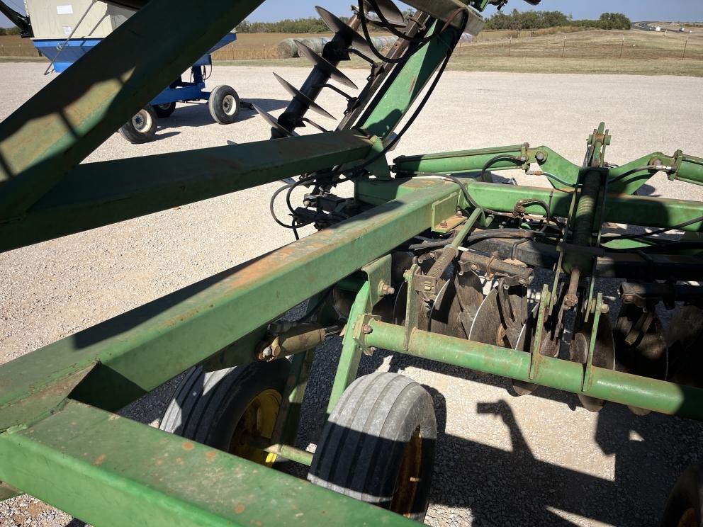 Image for 1996 John Deere 630