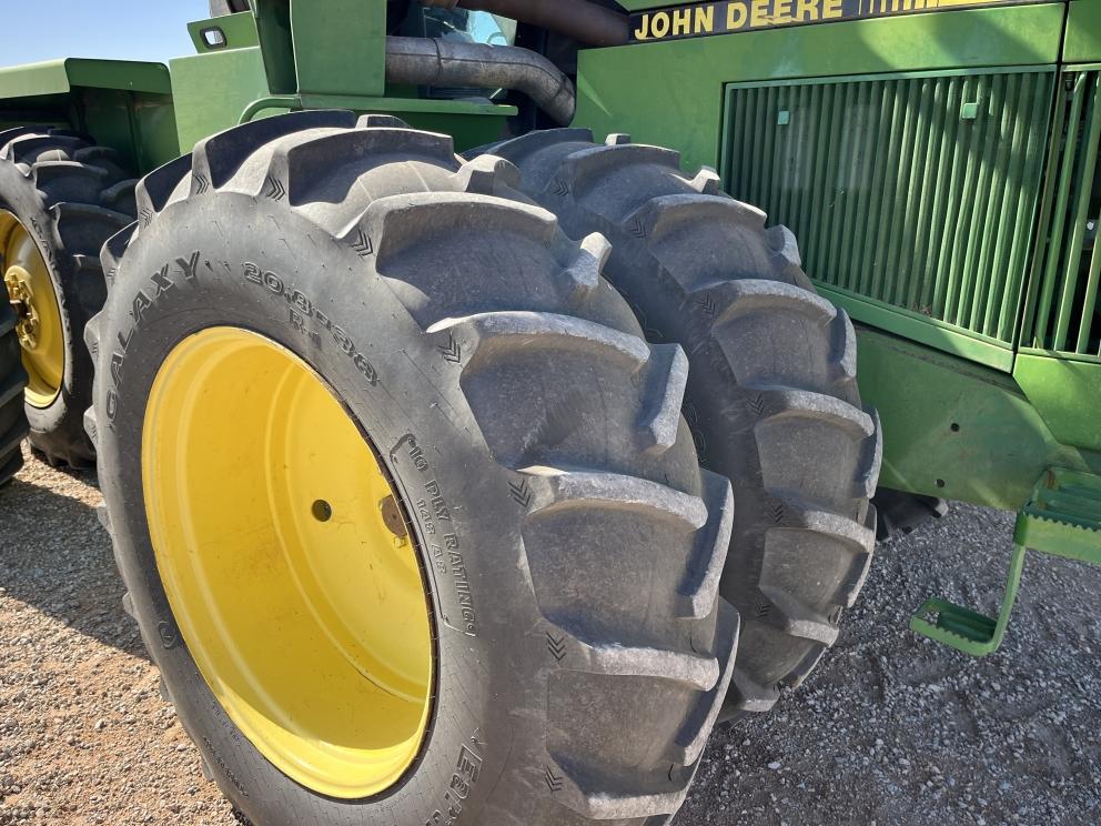 Image for 1990 John Deere 8760