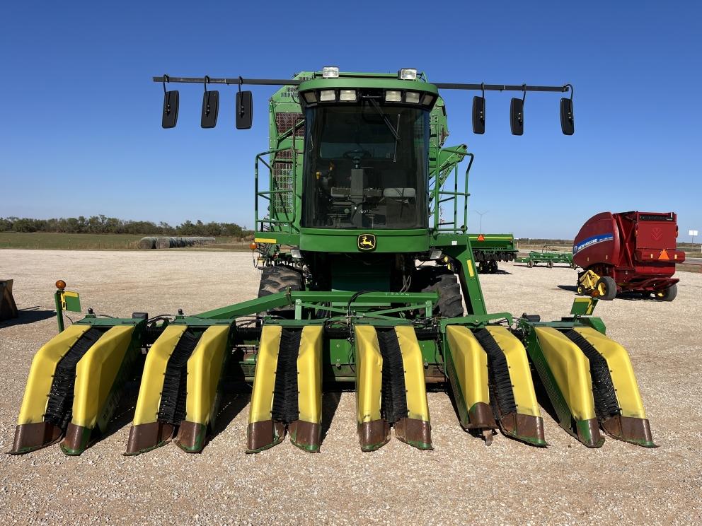 Image for 2004 John Deere 7460