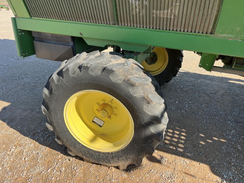 Image for 2004 John Deere 7460