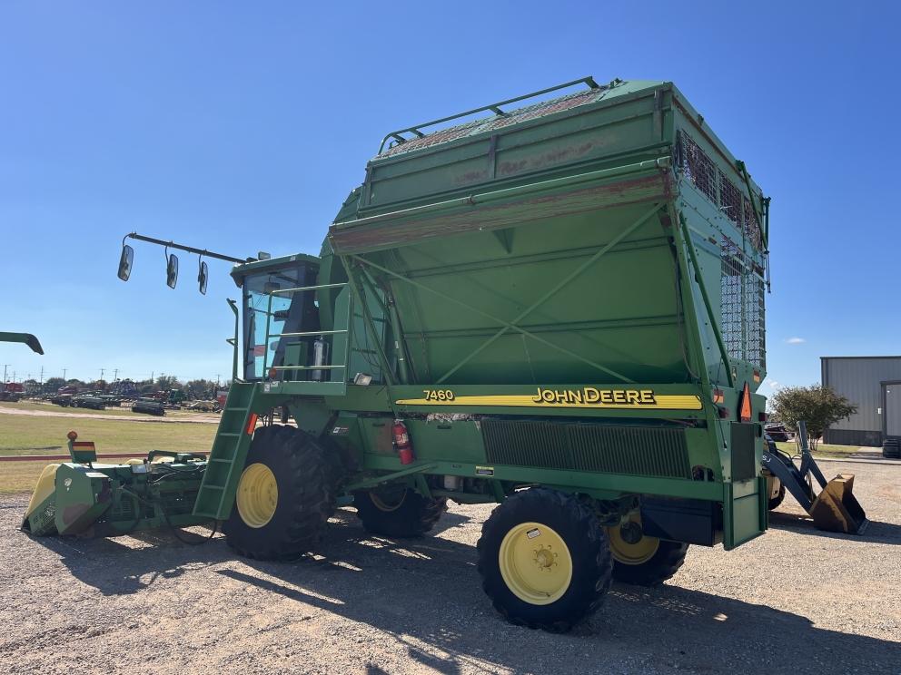 Image for 2004 John Deere 7460