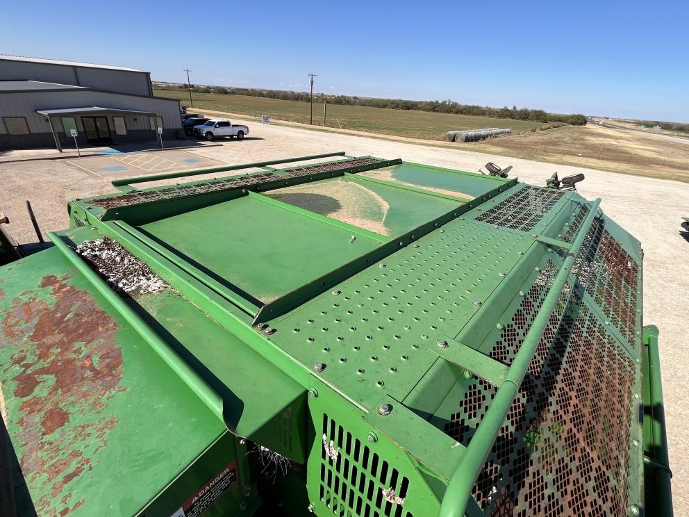 Image for 2004 John Deere 7460