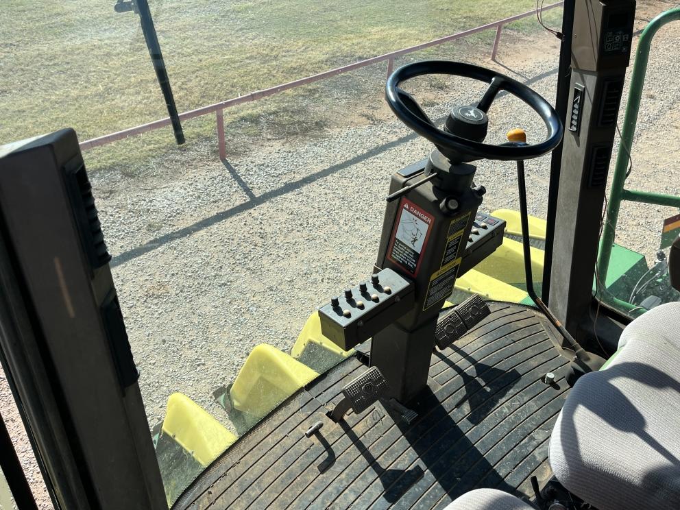 Image for 2004 John Deere 7460