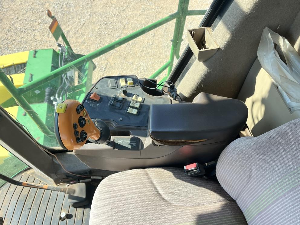 Image for 2004 John Deere 7460