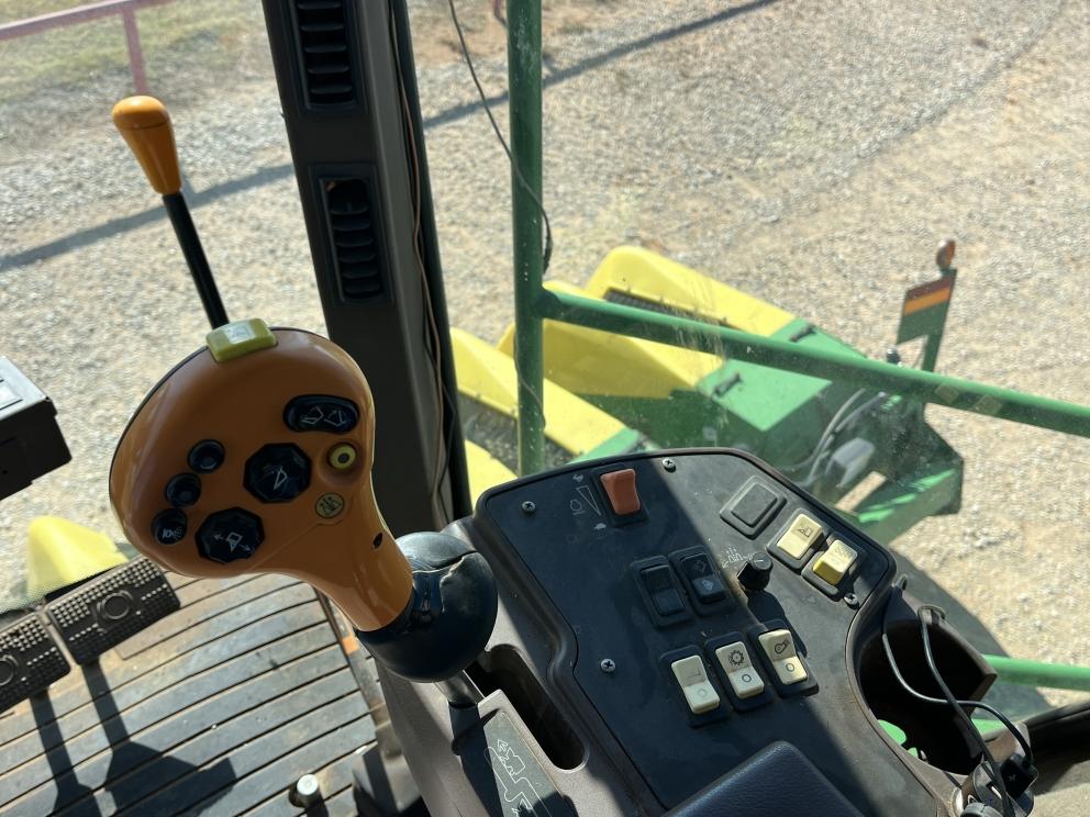 Image for 2004 John Deere 7460
