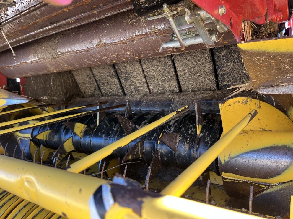 Image for 2015 New Holland ROLL-BELT 460