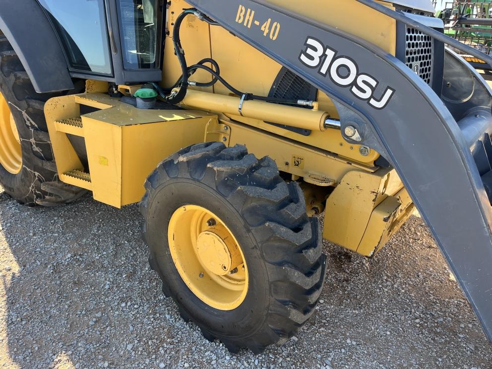 Image for 2012 Deere 310SJ