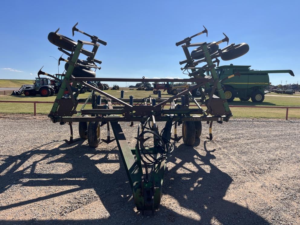 Image for 1990 John Deere 610