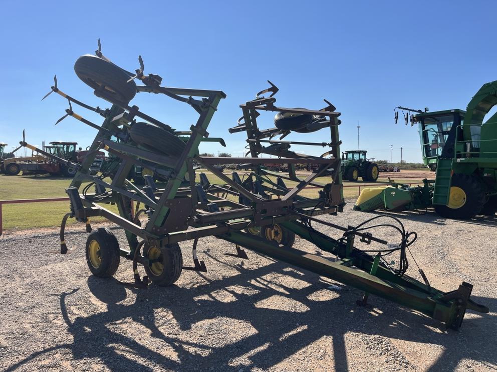 Image for 1990 John Deere 610