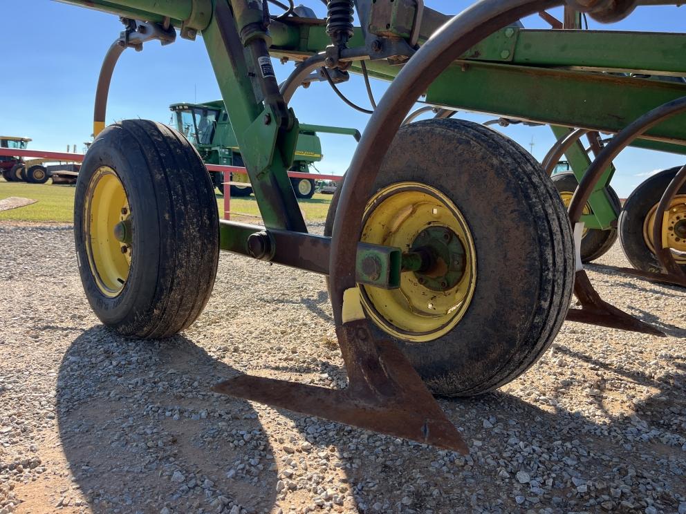 Image for 1990 John Deere 610