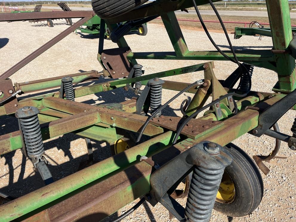 Image for 1990 John Deere 610