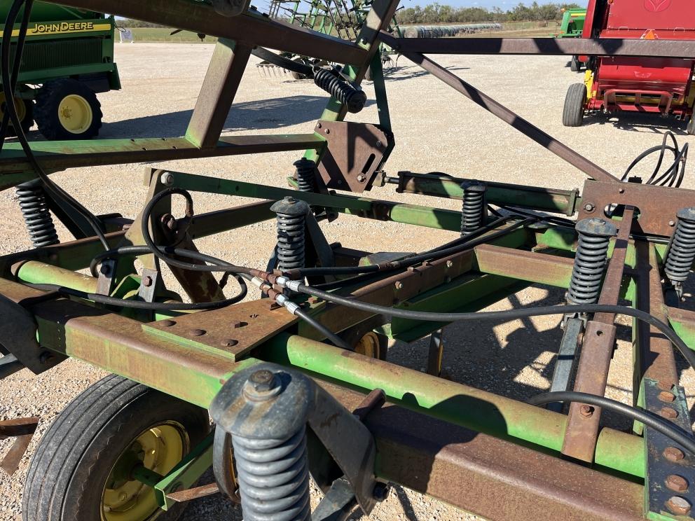 Image for 1990 John Deere 610