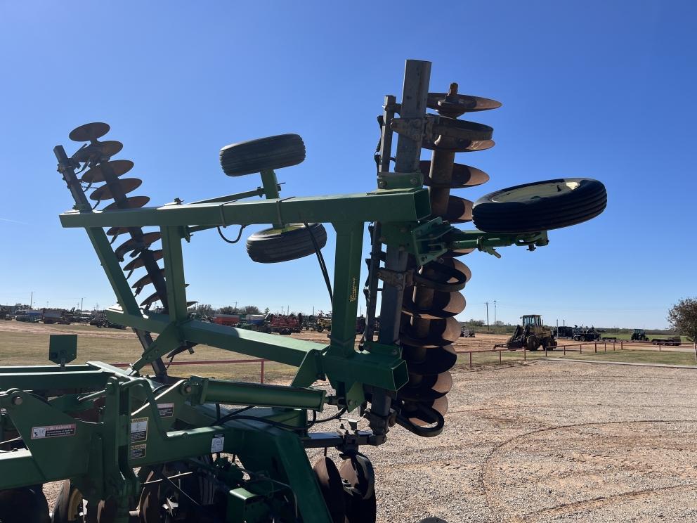 Image for 2004 John Deere 637