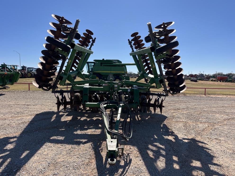 Image for 2004 John Deere 637