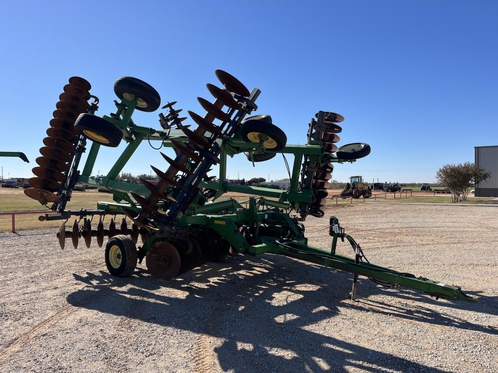 Image for 2004 John Deere 637