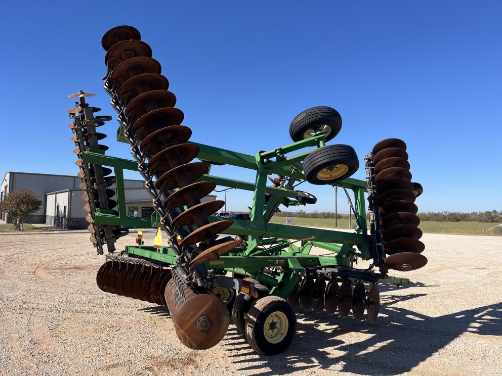 Image for 2004 John Deere 637