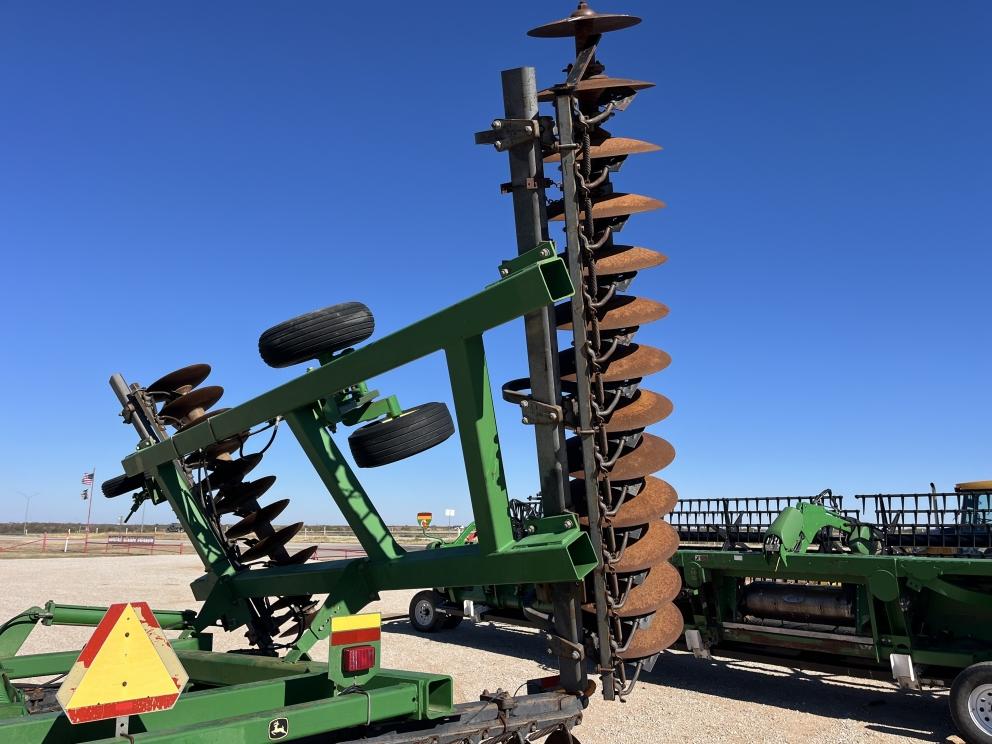 Image for 2004 John Deere 637