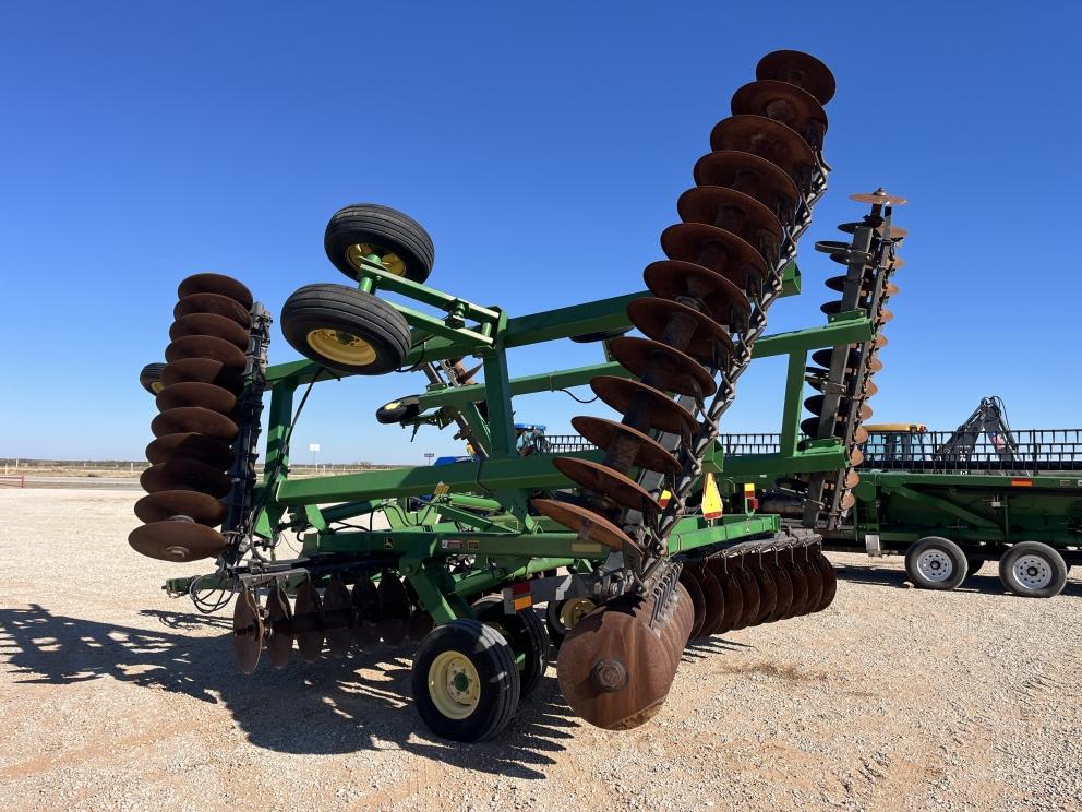 Image for 2004 John Deere 637