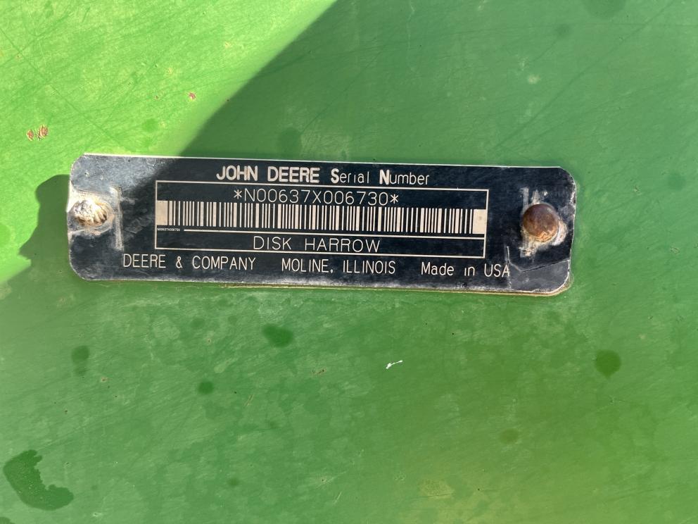 Image for 2004 John Deere 637