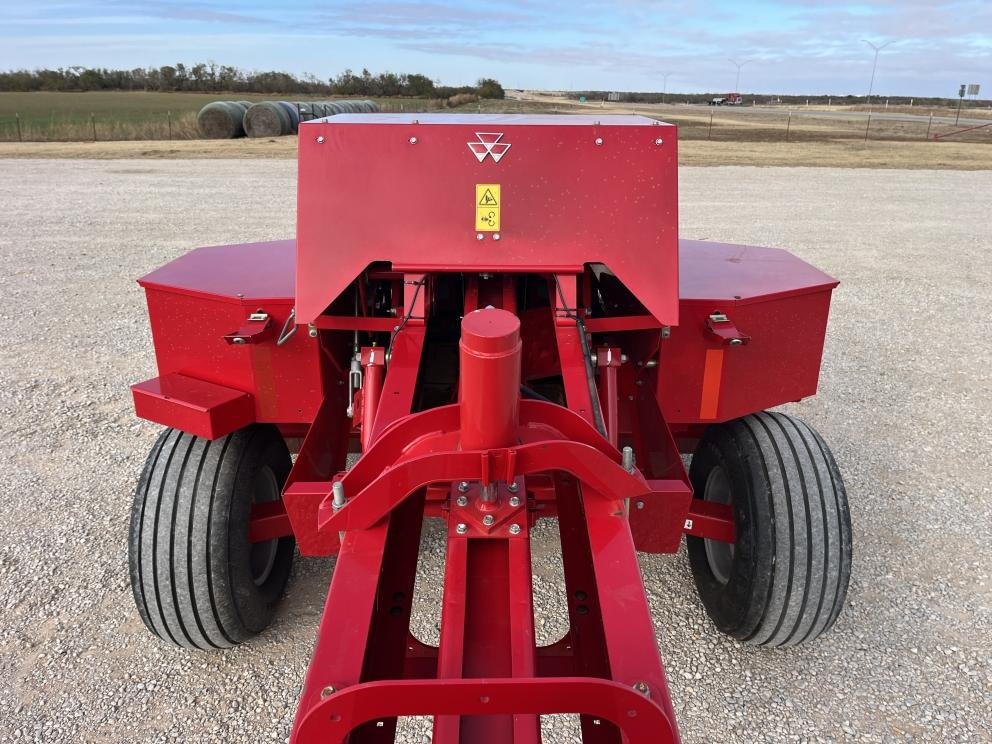 Image for 2017 Massey Ferguson 1840