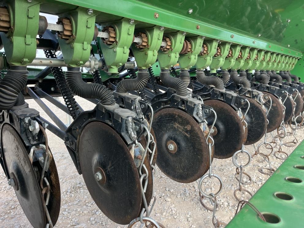 Image for 2016 John Deere BD1110