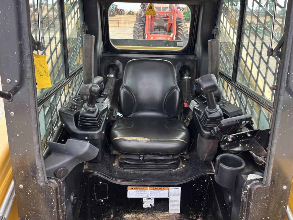 Image for 2021 Gehl RT215