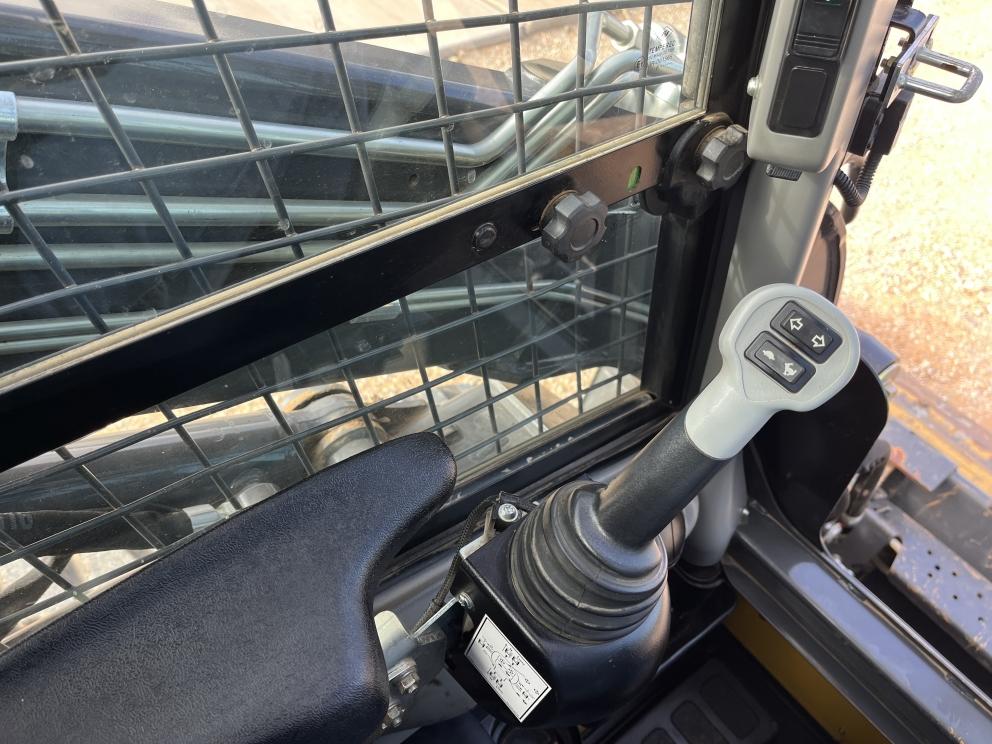 Image for 2016 New Holland C232