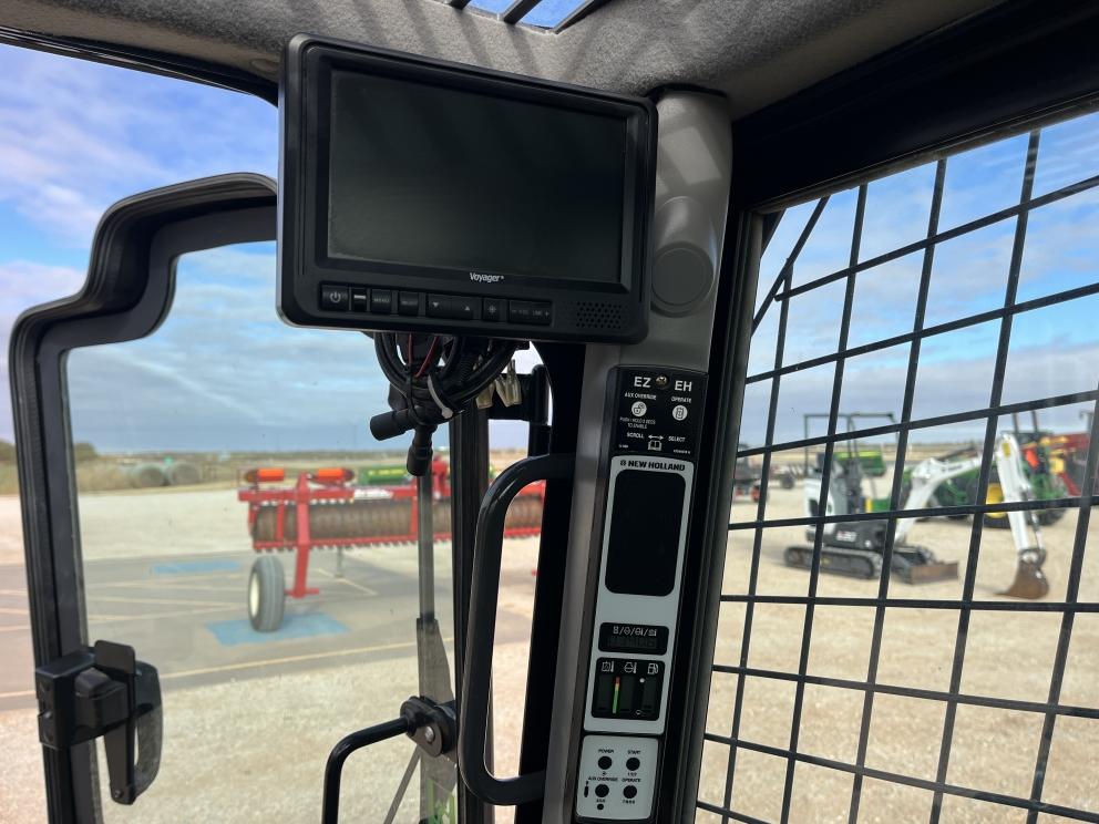 Image for 2016 New Holland C232