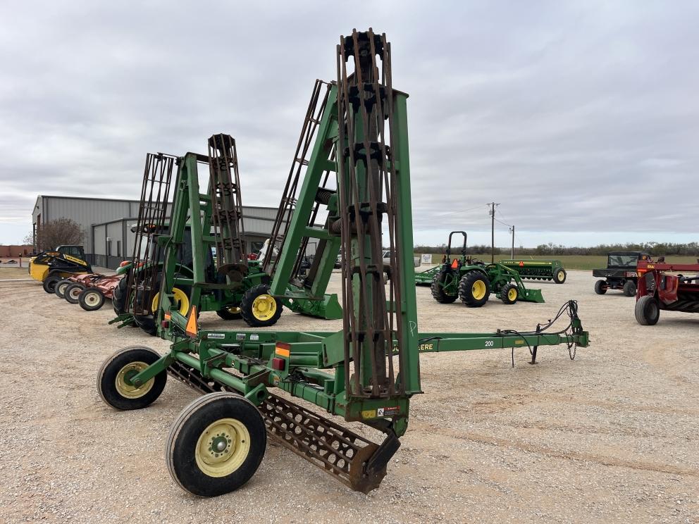 Image for 2002 John Deere 200