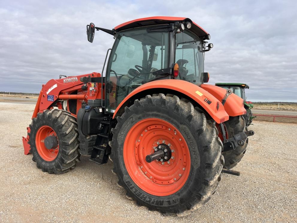 Image for 2019 Kubota M7-152 Deluxe