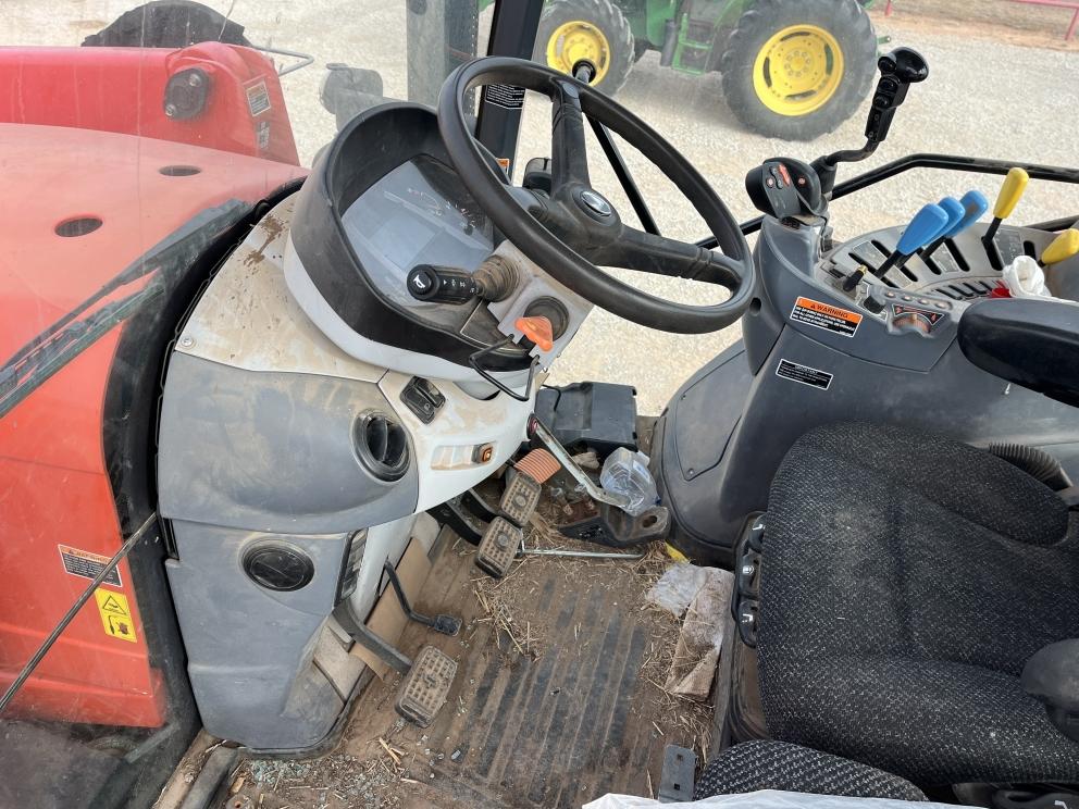 Image for 2019 Kubota M7-152 Deluxe