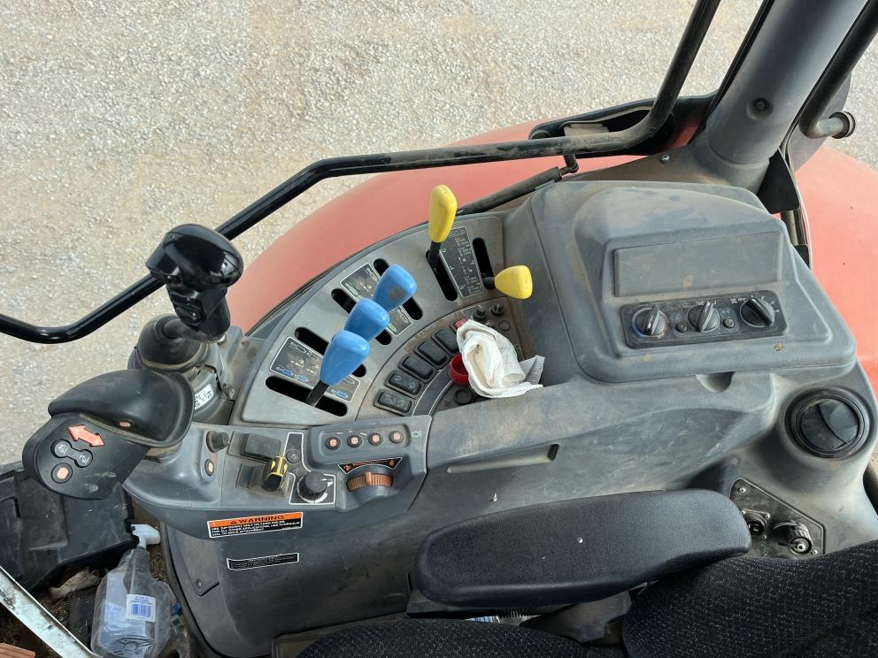 Image for 2019 Kubota M7-152 Deluxe