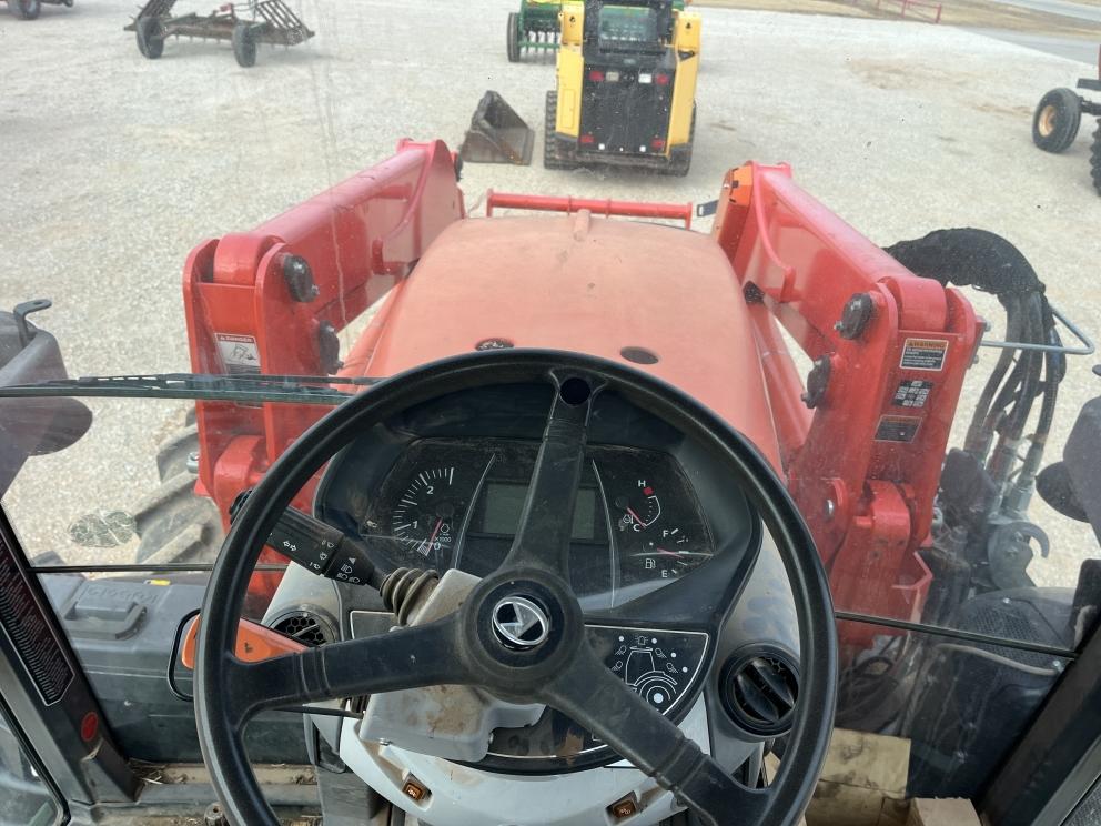 Image for 2019 Kubota M7-152 Deluxe